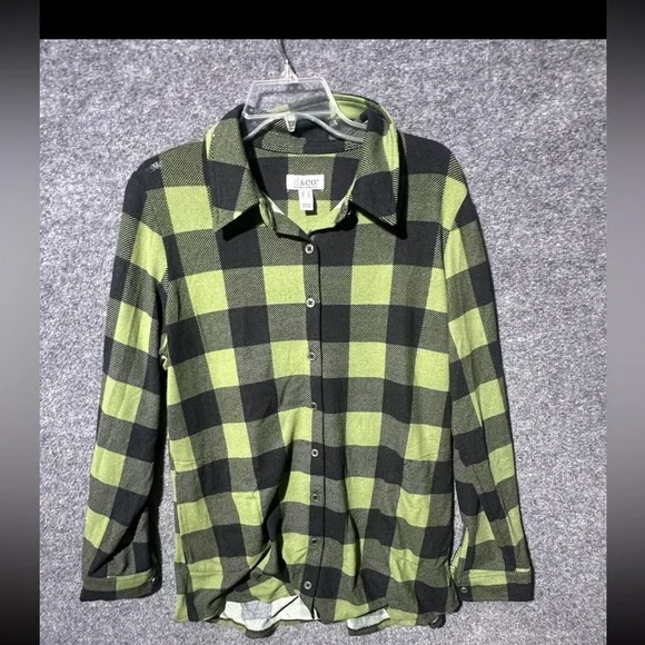D & Co. Women's Long Sleeve Button Up Collared Green/ Black Medium - Picture 1 of 7